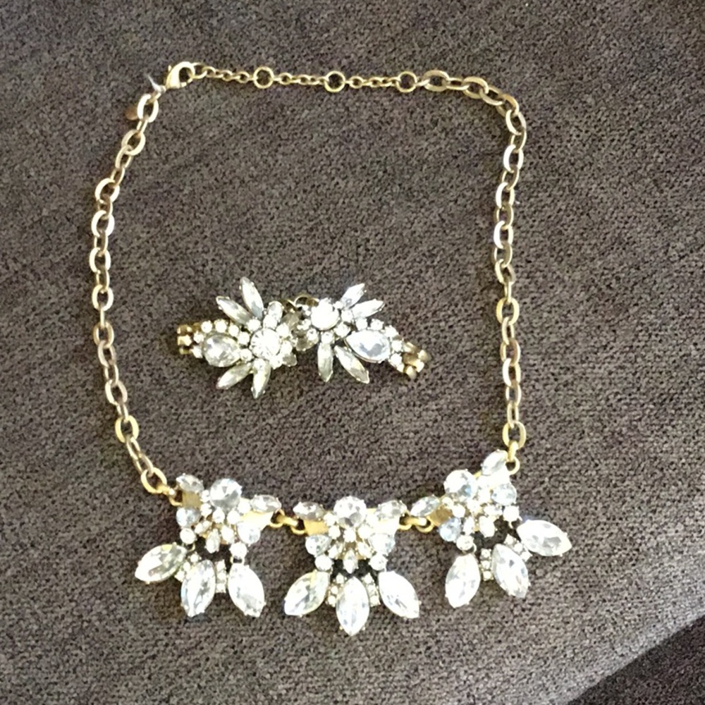 Bracelet and necklace set
